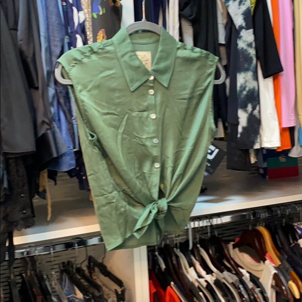 Chaser sleeveless blouse